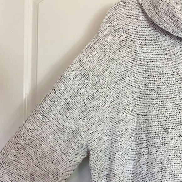 LIVI Cowl-Neck Textured Top, Drawstring bottom, Pockets, stretch, size 22-24 - Picture 8 of 15